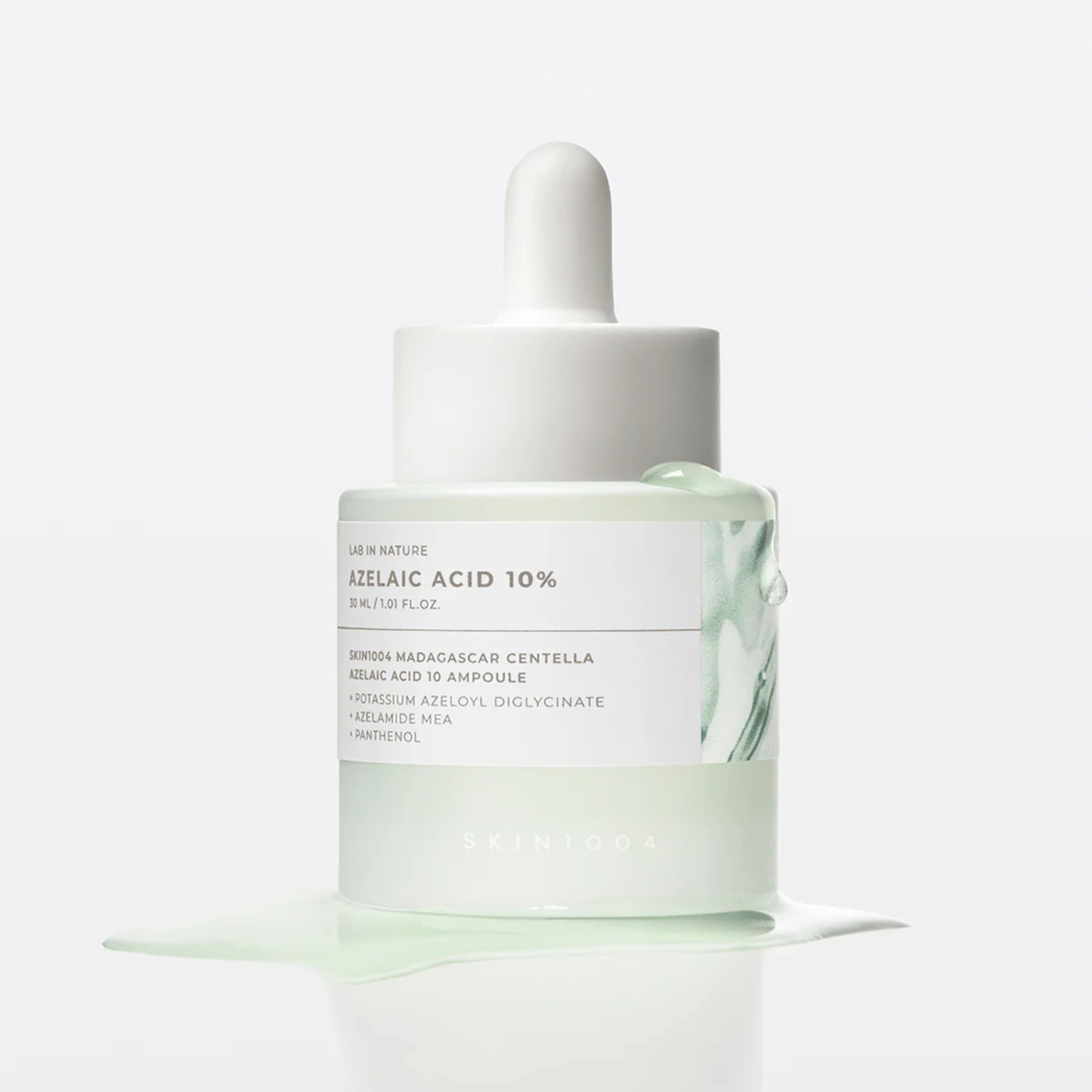 SKIN1004 Lab in Nature Madagascar Centella Azelaic Acid 10 Ampoule close up with serum texture
