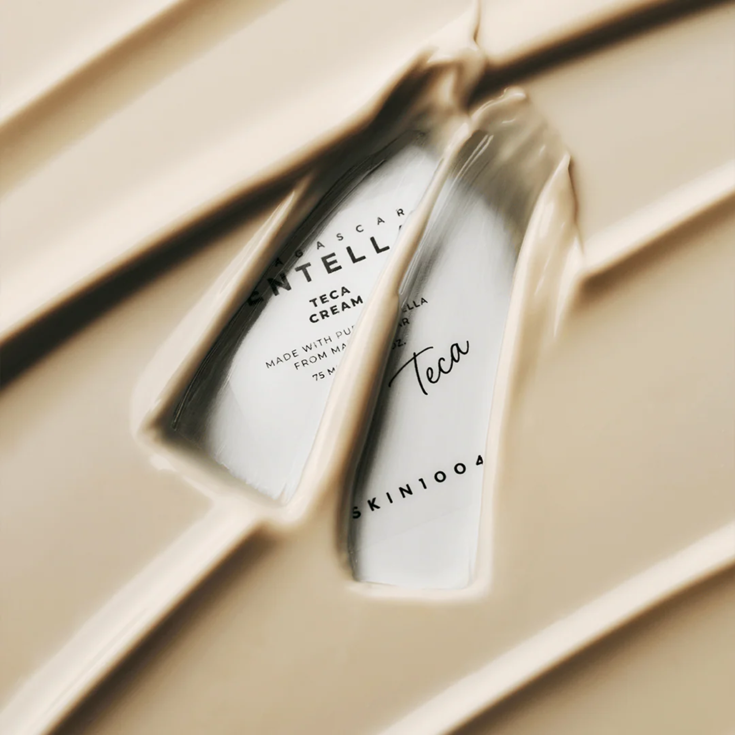 SKIN1004 Madagascar Centella Teca Cream texture shot