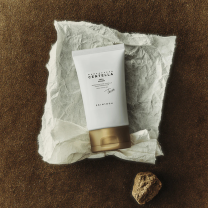 SKIN1004 Madagascar Centella Teca Cream lifestyle shot