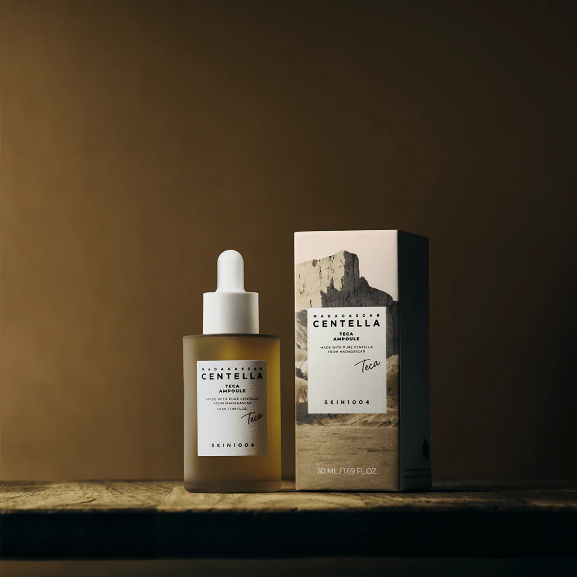 SKIN1004 Madagascar Centella Teca Ampoule lifestyle shot